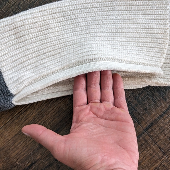 Cowl Neck Color blocked sweater - Picture 3 of 6